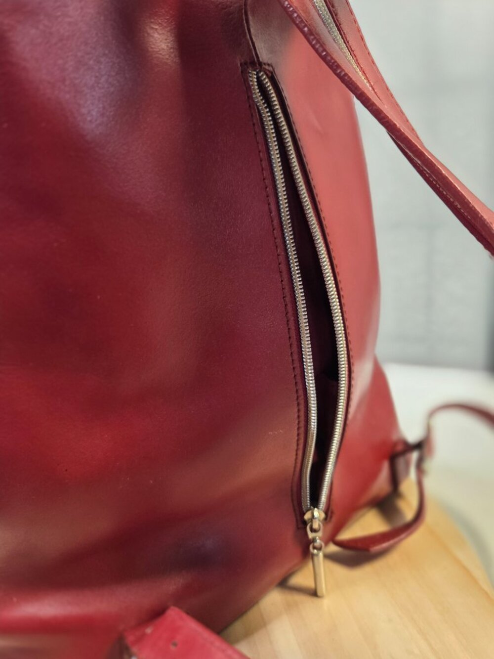 Wilson Leather Pelle Studio 90's Red Leather Sling Backpack Purse Women Medium - Picture 6 of 16